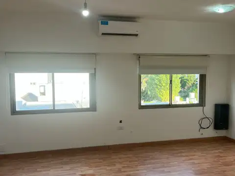 Departamento en Venta en Plaza Sarmiento, USD 52.000