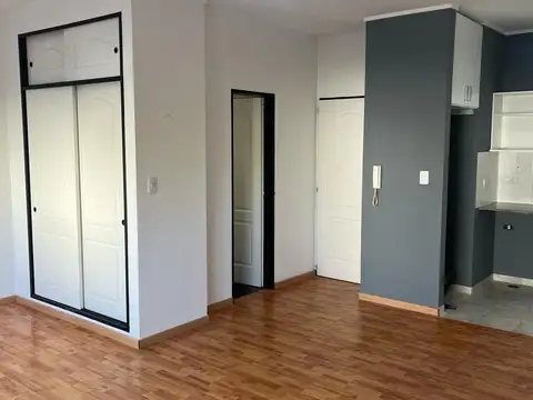 64 1100, Piso 3
