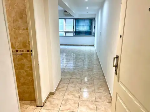 Departamento de 1 ambiente a la calle