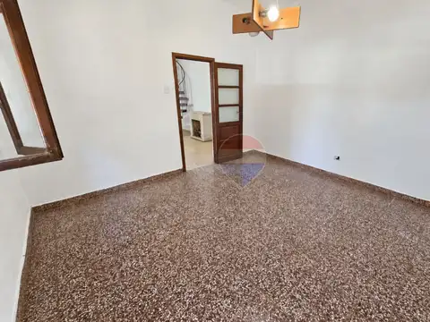VENTA CASA 5 AMBIENTES CON PATIO - BERAZATEGUI