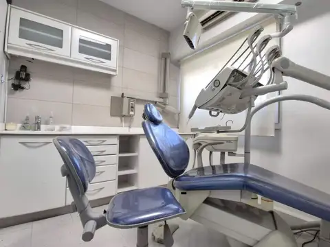 CONSULTORIO 2 AMBIENTES EN VENTA FLORESTA EQUIPADO