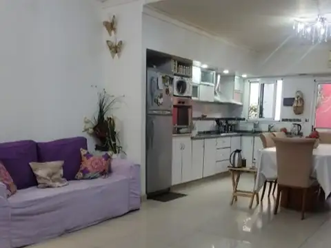 Depto Tipo Casa en Venta de 3 dormitorios