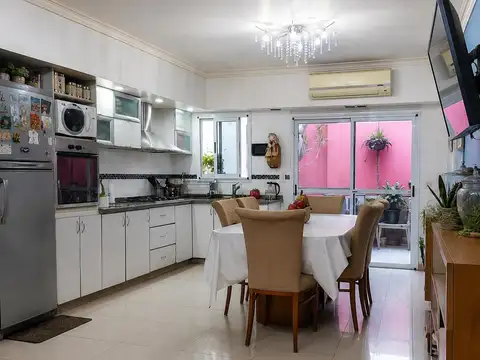 Depto Tipo Casa en Venta de 4 ambientes