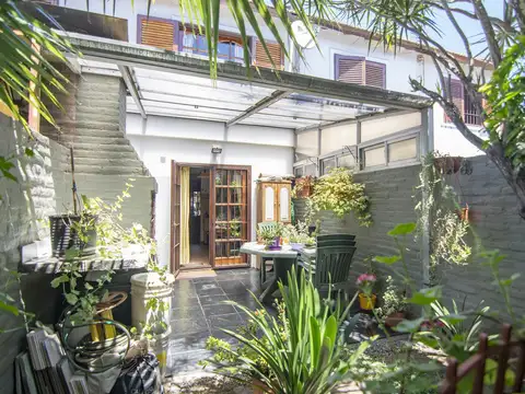 PH - Triplex  de 3 amb mas amplio playroom, 2 cocheras y parrilla en Morón.