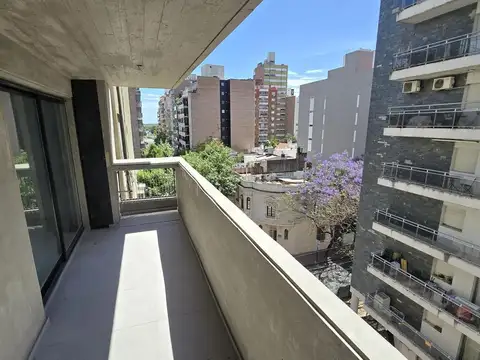 Moreno 12. Piso 4. Semipiso de Ambiente Único.