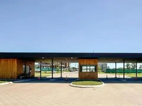 Rbs. Hermoso Lote Interno En Barrio Village Joven.