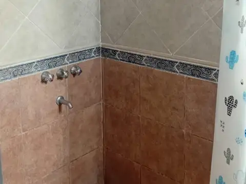 Casa en Alquiler en Caseros, $ 900.000