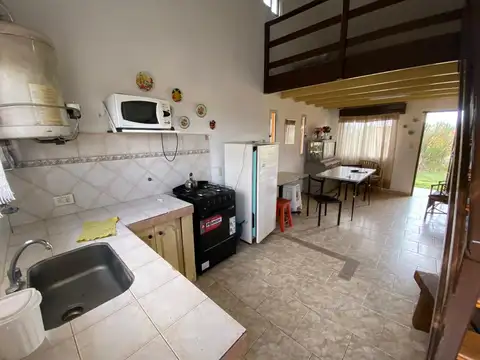 Casa 4 ambientes con 1 baño