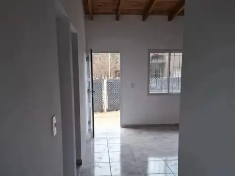 Casa 3 ambientes con 1 baño