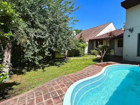 VENTA | CASA CON PILETA | PARQUE LURO