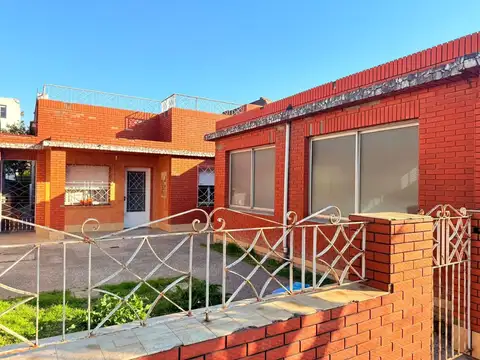 CASA 4 AMB EN VENTA ALDO BONZI TERRAZA COCHERA CUB