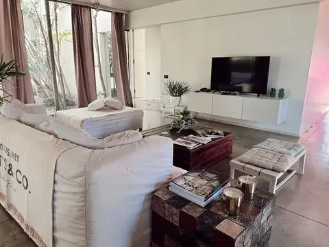 Casa en Alquiler en Funes, USD 2.600