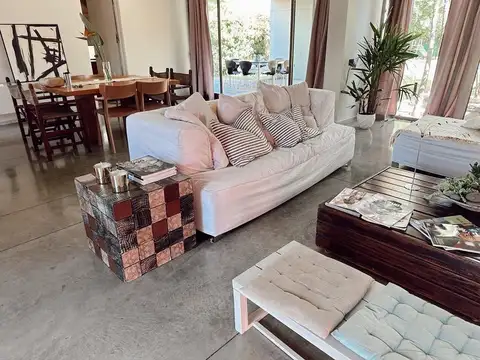 Casa en Alquiler de 3 dormitorios