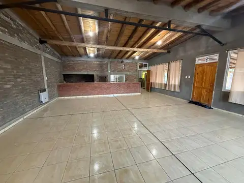 Casa 2 ambientes con 2 baños