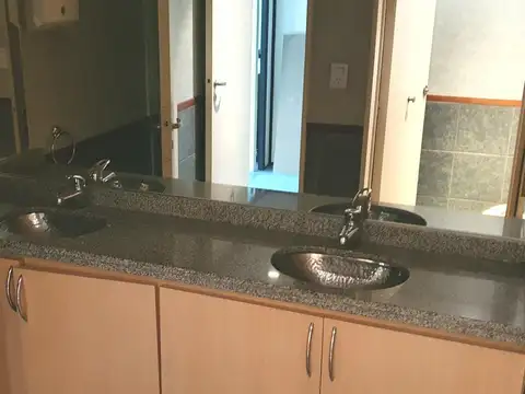 Oficina al frente en Microcentro con muebles