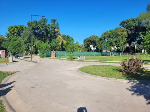 Terreno en Barrio Cerrado