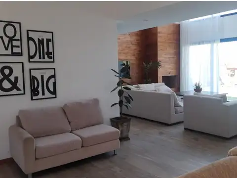 Casa en Alquiler en San Sebastian, USD 1.800