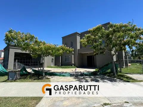 Casa en Venta en San Matías con Garage independiente