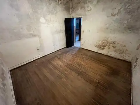 Casa 6 ambientes con 2 baños