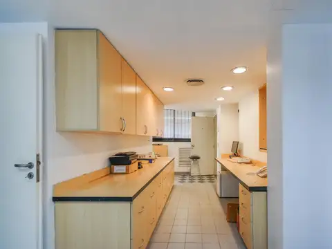 Oficina en Venta con 1 cochera