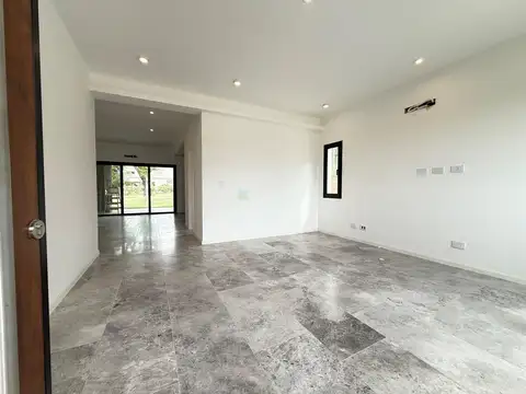 VENTA CASA 3 DORMITORIOS EN SANTA LUCIA, Pilar del Este, Pilar