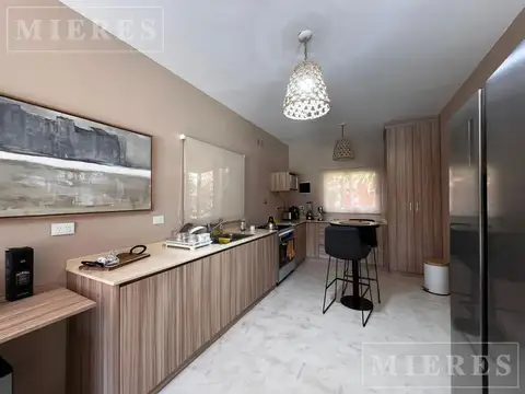 Casa en Alquiler con 1 cochera