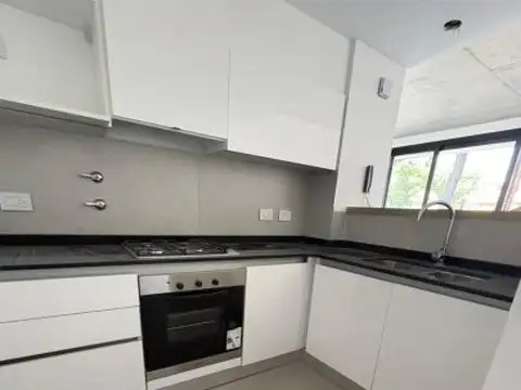 Juan Jose Paso 7770 , Piso 0