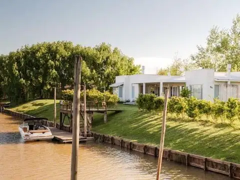 VENTA CASA 4 AMBIENTES COUNTRY NAUTICO ISLA DEL ESTE