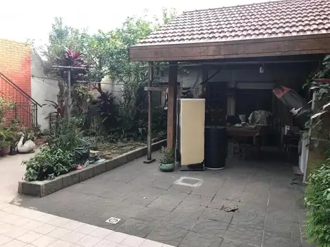 Casa en Venta con 3 cocheras