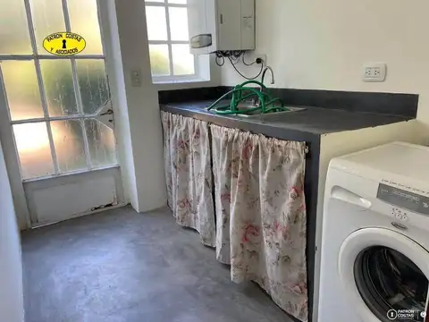 Casa en Alquiler con 5 cocheras
