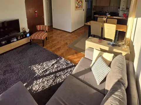 Departamento - Venta- Flores -  Excelente Ubicación y Palier Privado 