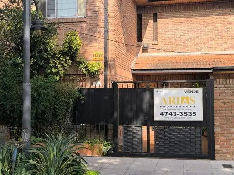 Casa tipo duplex en venta zona Olivos
