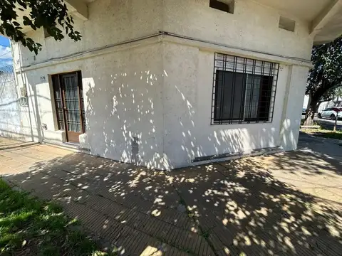 PH 2 AMBIENTES P. BAJA FRENTE DE 2 AMBIENTES PROX AV MITRE!!