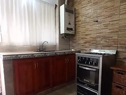 Casa en Alquiler - 4 Dormitorios 1 Baño - 70mts - La Plata