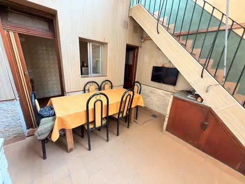 Casa 4 ambientes con 1 baño