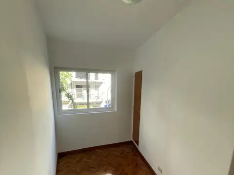 VENTA DEPARTAMENTO DOS AMBIENTES CON BALCON EN BARRIO NORTE