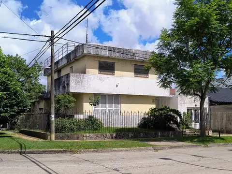 Casa en venta de 4 dormitorios patio y pileta en Guadalupe Este