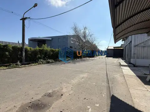 Local con galpones y oficinas, 1.150m2 cubiertos