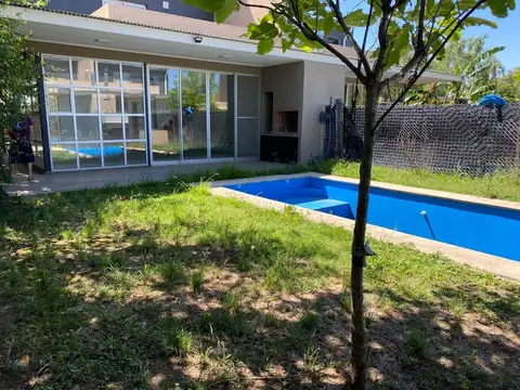 Casa de tres dormitorios en alquiler, Tierra de Sueños 2