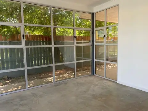 Casa 5 ambientes con 1 baño