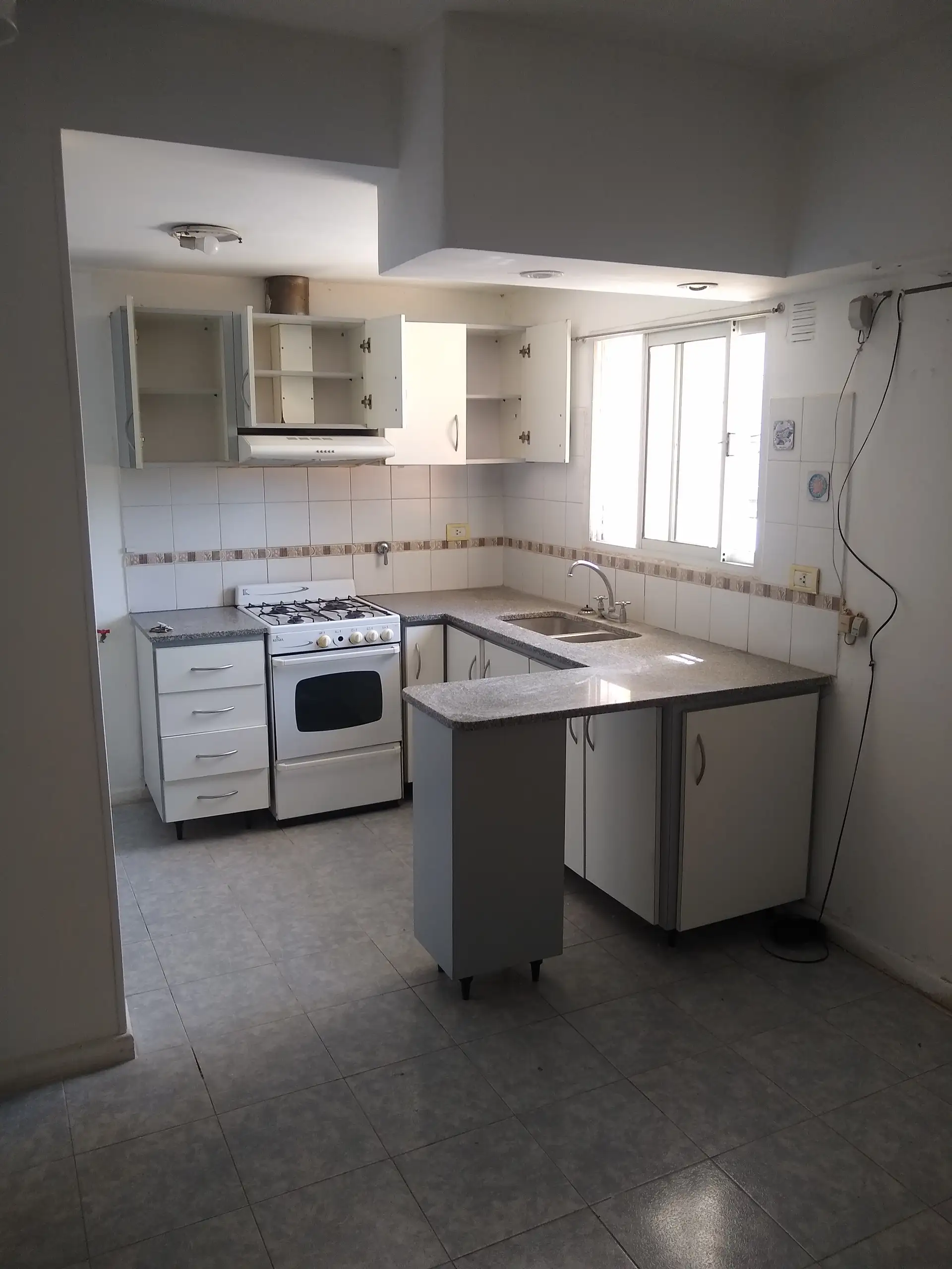 Alquiler PH 3 ambientes con terraza