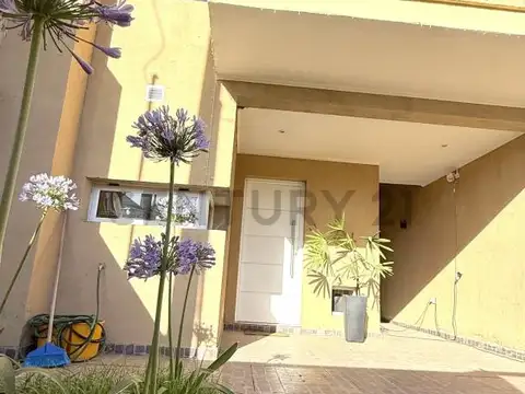 PH LUMINOSO CON PATIO VERDE, A PASOS DE AV. SANTA FE - VENADO TUERTO