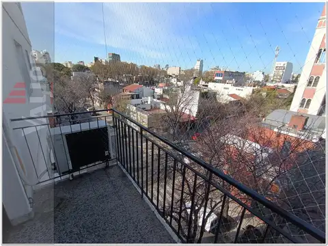 Departamento 3 amb - Frente - Balcon - Muy luminoso 