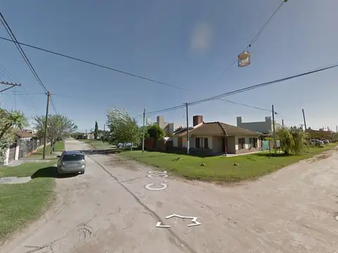 Casas en venta  - 4 dormitorios 2 baños - Cocheras - 350mts2 - Necochea