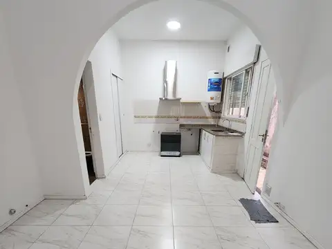 2 AMBIENTES , SIN EXPENSAS , PB , PATIO