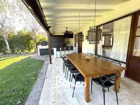 Casa en Venta en Saint Matthews, USD 320.000