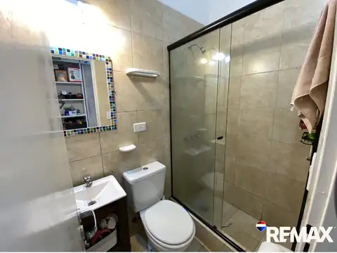 Venta depto. 2 ambientes en Sarandí con balcón.