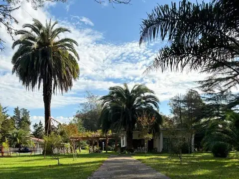 Quinta en Venta con 5 cocheras