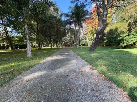Quinta en Venta con 5 cocheras
