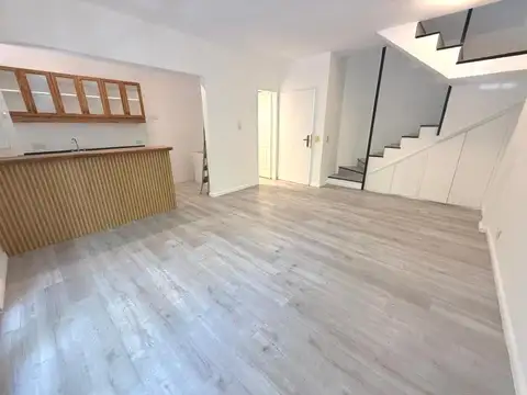 Depto Tipo Casa en Venta en Colegiales, USD 239.000